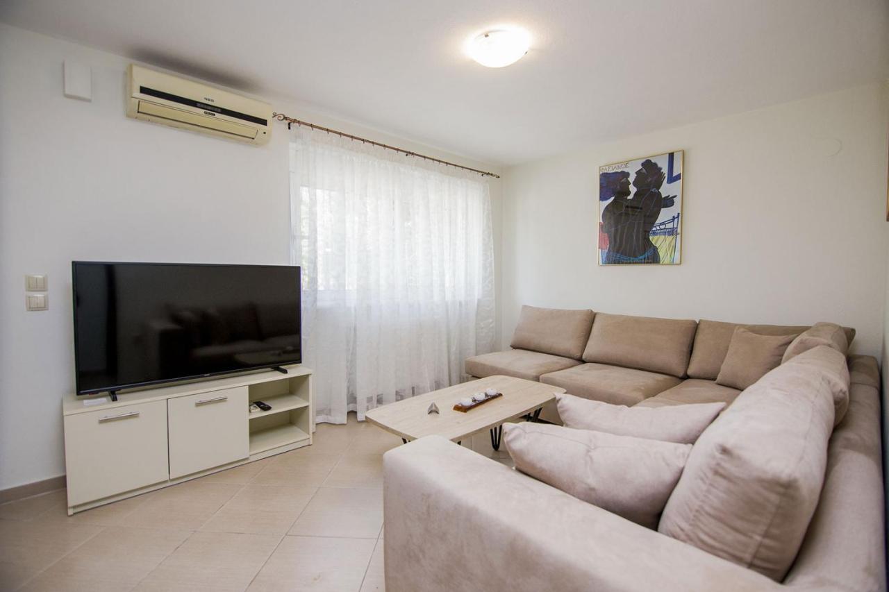 Kasta Bnb Ofrínion Exteriér fotografie