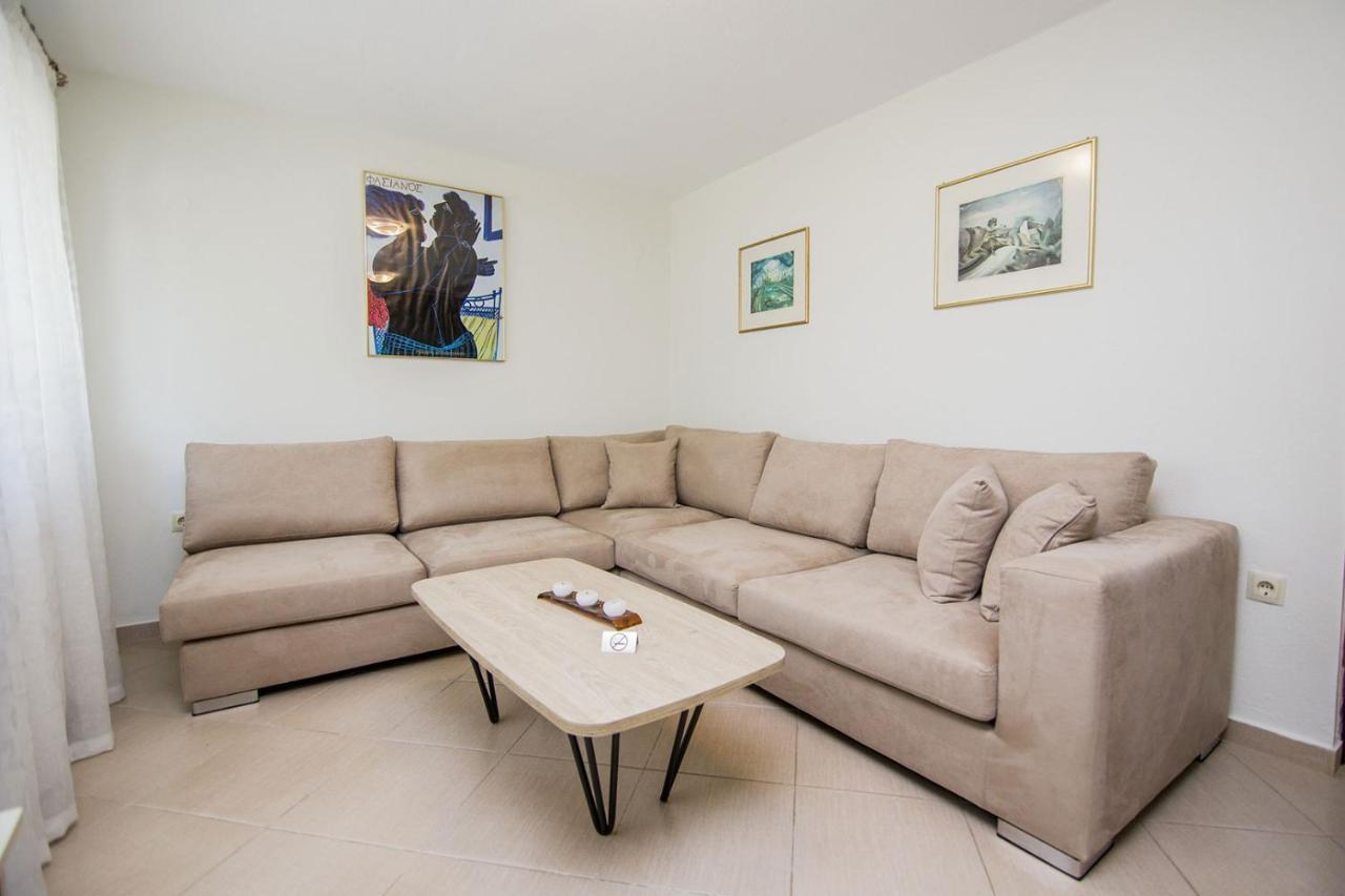 Kasta Bnb Ofrínion Exteriér fotografie