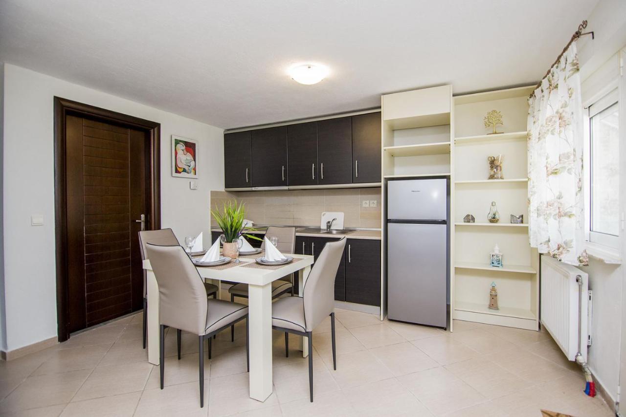 Kasta Bnb Ofrínion Exteriér fotografie